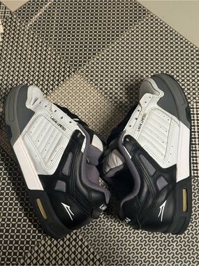 Vintage Lakai Monarch skate shoes